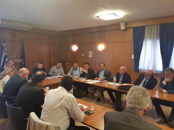 Στιγμιότυπο από τη συνάντηση στο Υπουργείο παρόντος και του Δημάρχου Αλεξανδρούπολης Βαγγέλη Λαμπάκη