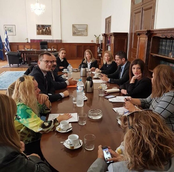 Οι "Δικηγόροι για την Ειρήνη" με την υπουργό ΑΜ-Θ