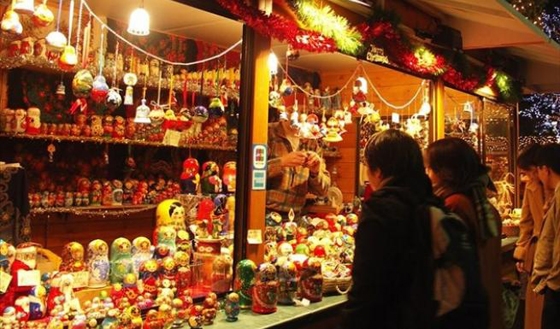 Η αγορά της Αλεξανδρούπολης "φοράει" τα γιορτινά της & αλλάζει το ωράριο λειτουργίας της