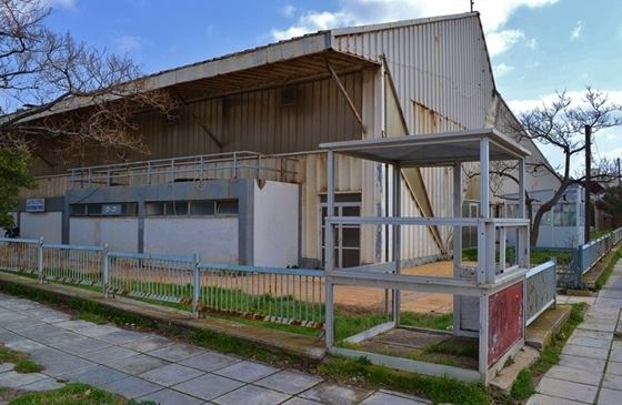 Κοντοζυγώνει η κατεδάφιση του παλιού κολυμβητηρίου στην Αλεξανδρούπολη 