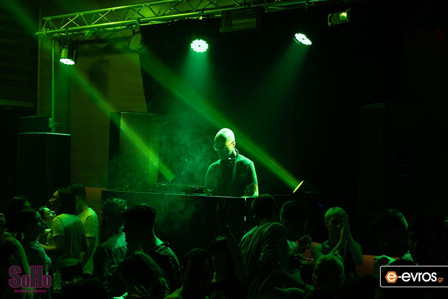 Ο Νίκος Διαμαντόπουλος απογείωσε του θαμμώνες του SoHo Absolutely Fabulous