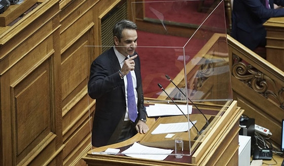 Μητσοτάκης από το βήμα της Βουλής: Η εστίαση θα ανοίξει μετά το Πάσχα