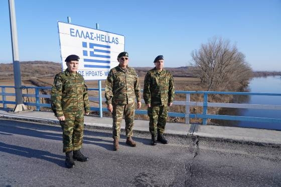 Αρχηγός ΓΕΕΘΑ: Eορταστική «επιθεώρηση» σε μονάδες και φυλάκια του Έβρου