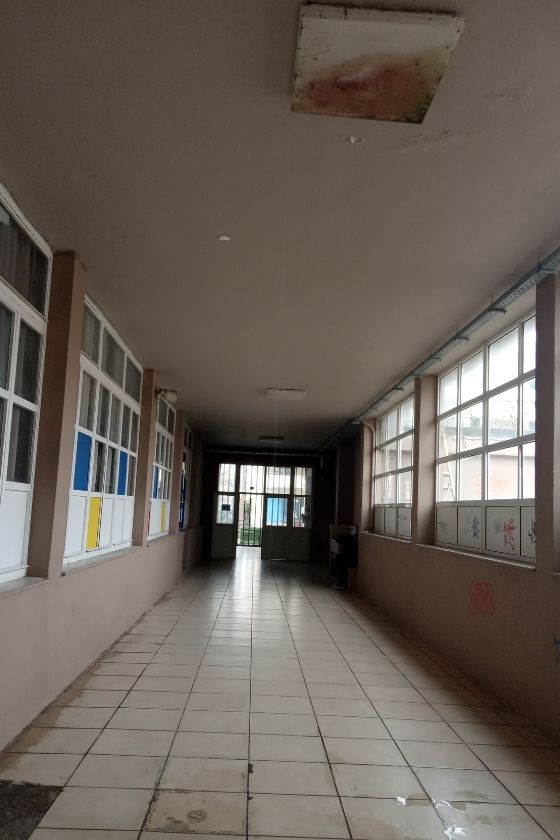 Η Λαϊκή Συσπείρωση για τα κτιριακά προβλήματα στα σχολεία λόγω βροχής (φωτο)