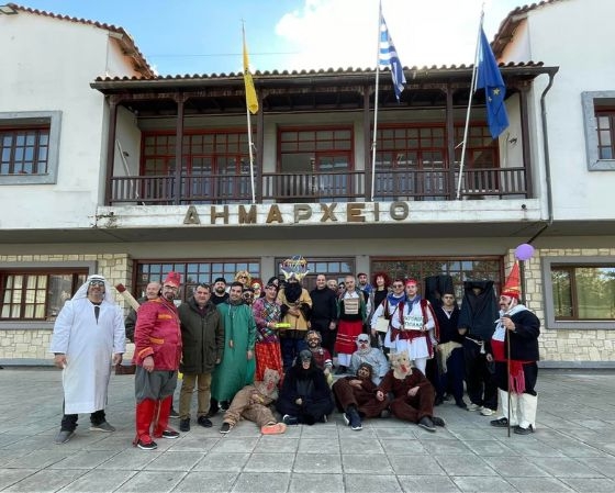 Μέλη του "Μπέη Λαογραφικού Συλλόγου" αναβίωσε το έθιμο του "Μπέη" στο Δημαρχείο Διδυμοτείχου