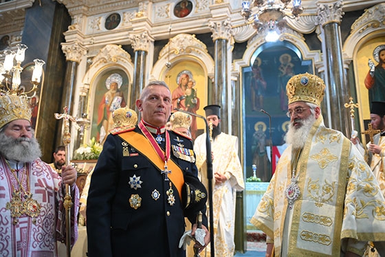 Το Ανώτατο Παράσημο της Ιεράς Μητροπόλεως Αλεξανδρουπόλεως, ο Σταυρός της Αγίας Γλυκερίας, απενεμήθη από τον Σεβασμιότατο Μητροπολίτη Αλεξανδρουπόλεως κ.κ. Άνθιμο στον Αρχηγό ΓΕΕΘΑ Κωνσταντίνο Φλώρο.