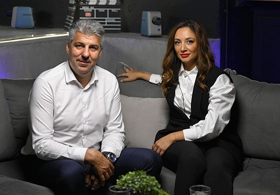 Ο υποψήφιος Περιφερειάρχης Ανατολικής Μακεδονίας και Θράκης, Χριστόδουλος Τοψίδης με την Σοφία Καλονιάτη