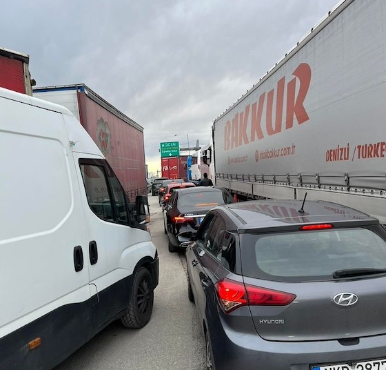 Στο ίδιο έργο θεατές στο τελωνείο των Κήπων.