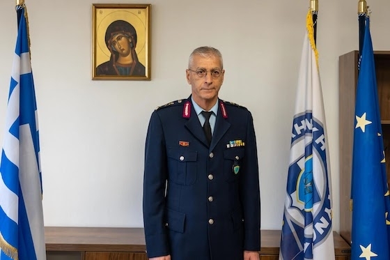 Στον Πασχάλη Συριτούδη απονέμεται ο τίτλος του Επιτίμου Υπαρχηγού της Ελληνικής Αστυνομίας.