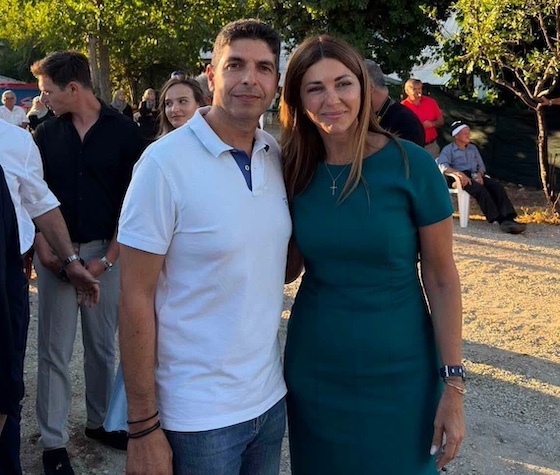 Η Υπουργός Παιδείας με τον Στέλιο Κατσογριδάκη - Αντιπεριφερειάρχη Παιδείας, Έρευνας & Νέας Γενιάς Α.Μ.Θ 