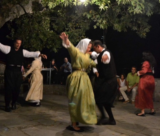 Αποφασίστηκε η αναβολή του παραδοσιακού μπάλου στη Χώρα, ο οποίος ήταν προγραμματισμένος για ανήμερα της εορτής του Δεκαπενταύγουστου.