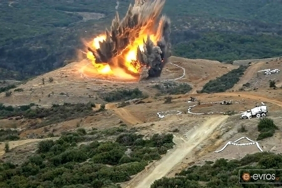 Στην παραπάνω περιοχή απαγορεύεται κάθε κίνηση ή παραμονή ατόμων, οχημάτων και ζώων.