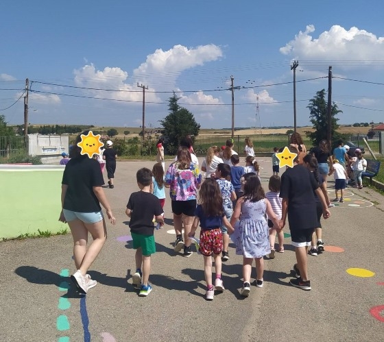 Τα παιδιά του Δημοτικού σχολείου Απαλού καλωσόρισαν τα παιδιά του νηπιαγωγείου με έναν ιδιαίτερο τρόπο!