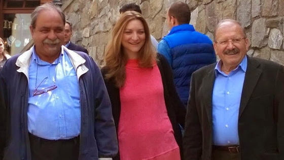 Αλεξανδρούπολη: Επιχείρησε να πετάξει μανταρίνια & αυγά στους Εβρίτες βουλευτές του ΣΥΡΙΖΑ 