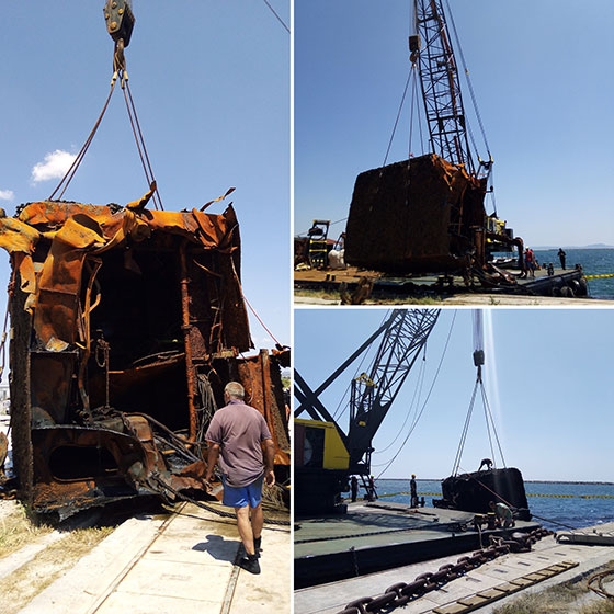 Ανελκύστηκε μεγάλο τμήμα του ναυαγίου της βυθοκόρου "Όλγα" από το λιμάνι της Αλεξανδρούπολης