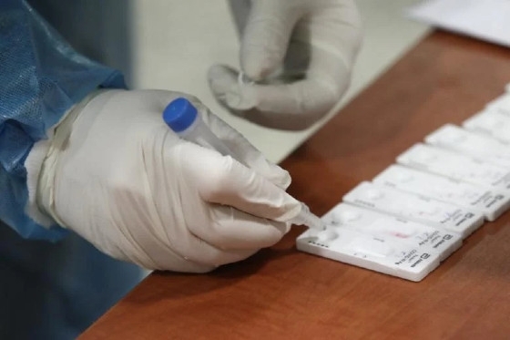 Μειώνονται τα self test για μαθητές & εκπαιδευτικούς στα σχολεία 