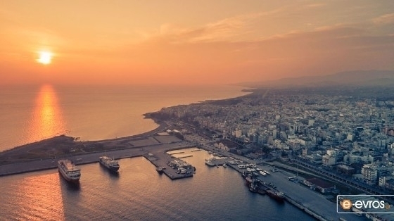 Eρασιτέχνες ψαράδες διεκδικούν χώρο για ψάρεμα στο λιμάνι της Αλεξανδρούπολης