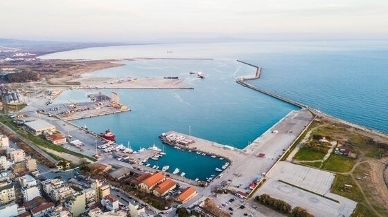 Το FSRU θα είναι σε θέση να παρέχει 5,5 δις. κυβικά μέτρα φυσικού αερίου στην Ελλάδα και τη Βαλκανική αγορά.