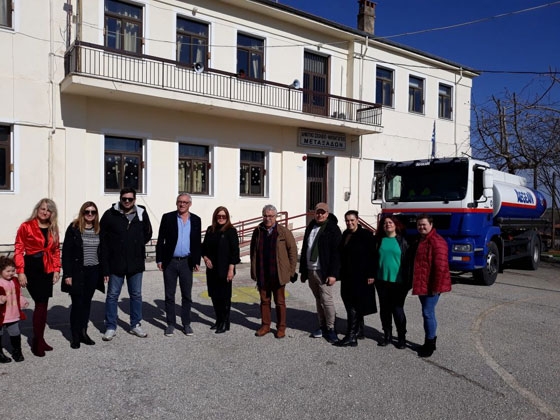 Μια "ζεστή αγκαλιά" από τον Βέλγο Φιλέλληνα στο Δημοτικό Σχολείο Μεταξάδων