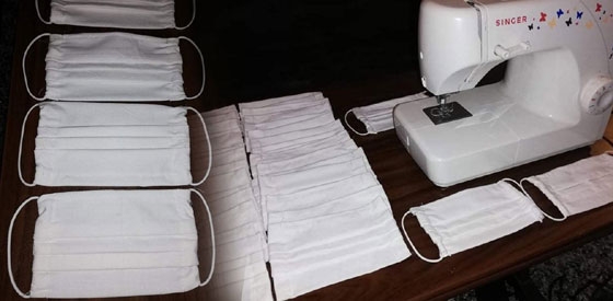 Έβρος: Φτιάχνουν μάσκες από τα προικιά των γιαγιάδων τους 