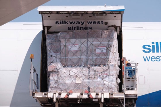 Έφτασαν σήμερα στην Ελλάδα 13,5 εκατομμύρια προστατευτικές μάσκες δωρεά από το Ίδρυμα Ωνάση