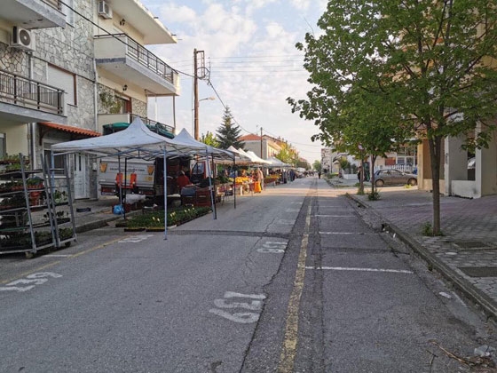 Στήθηκαν οι πάγκοι στην Ορεστιάδα - Επαναλειτουργούν από σήμερα οι λαϊκές αγορές