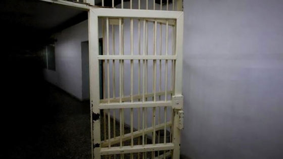 Αλεξανδρούπολη: 46χρονος κρεμάστηκε με μια κουβέρτα μέσα στο κρατητήριο