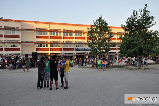 Γονείς & μαθητές έδωσαν... φως στο 3ο Γυμνάσιο Αλεξανδρούπολης!