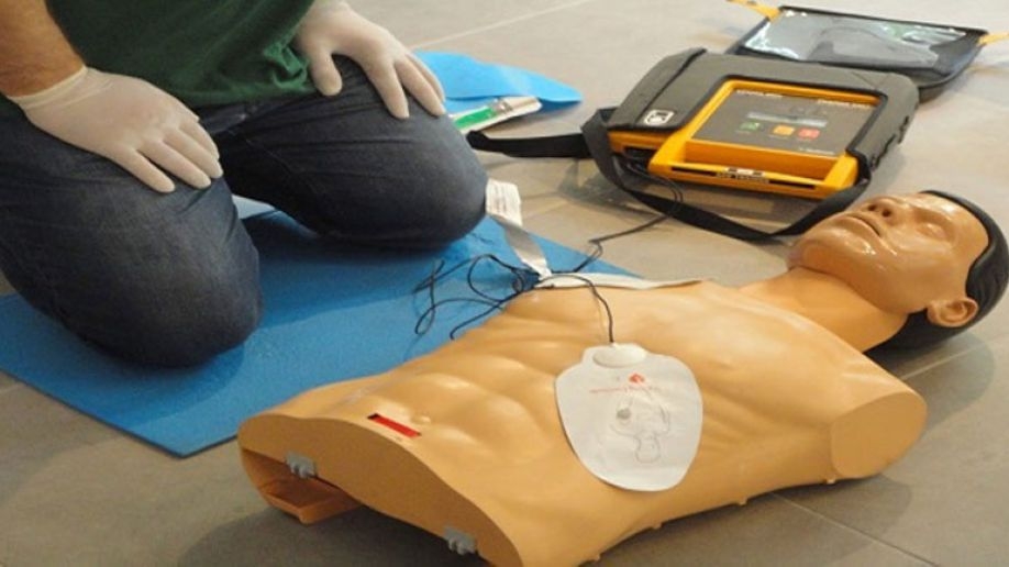 Αλεξανδρούπολη: Με αυτόματους απινιδωτές εξοπλίζονται τα δημοτικά κτίρια