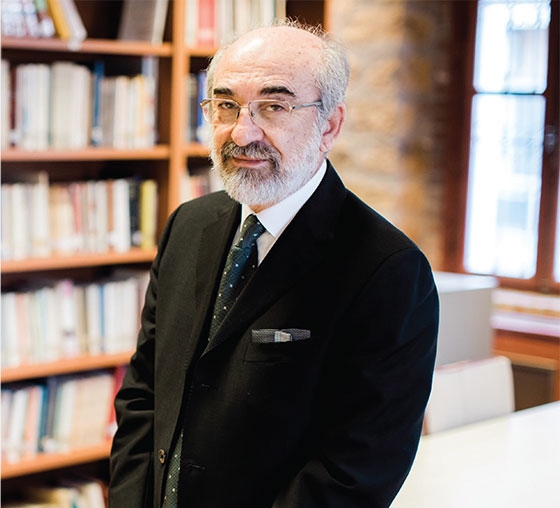 Βαγγέλης Λαμπάκης: "Συνεχίζω με το κεφάλι ψηλά και την συνείδησή μου ήσυχη"