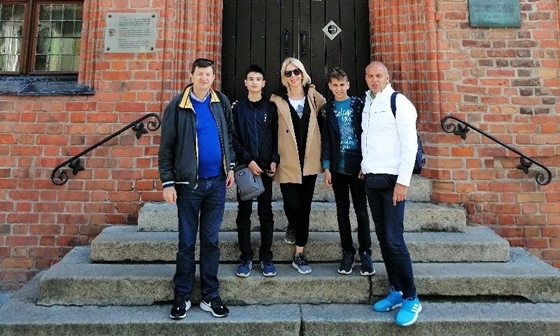 Εκπαιδευτικοί & μαθητές του Δημοτικού Σχολείου Παλαγίας δίδαξαν ελληνικούς παραδοσιακούς χορούς στο Lotz της Πολωνίας! 