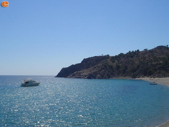 30 παράτυποι μετανάστες εγκλωβίστηκαν σε παραλία της Σαμοθράκης - Ανάμεσα τους ανήλικα παιδιά