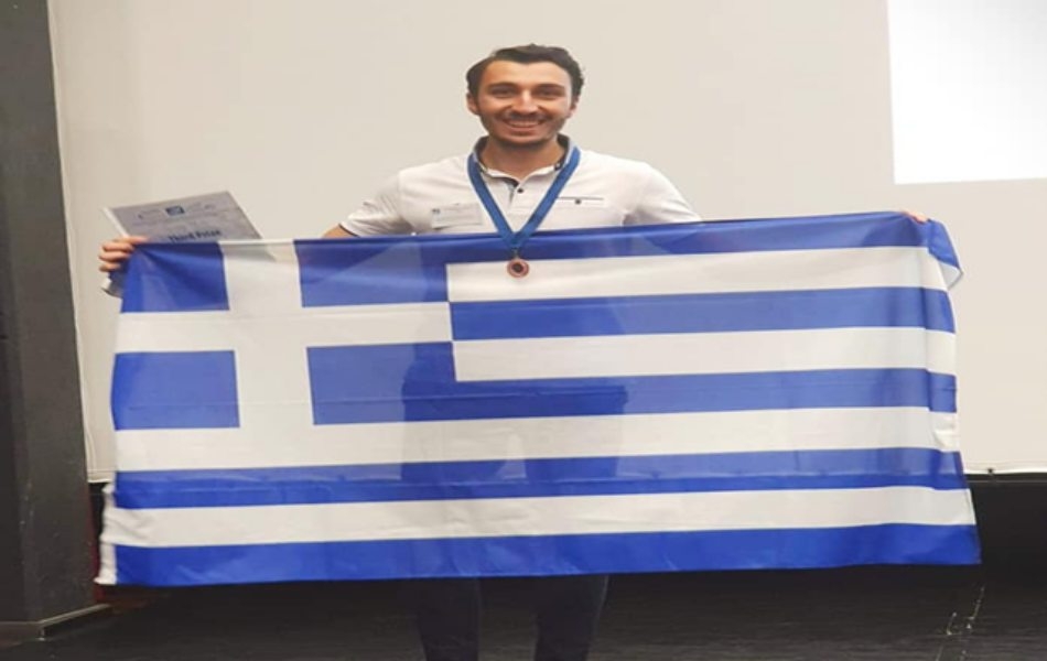 Ο φοιτητής του τμήματος Ηλεκτρολόγων Μηχανικών και Μηχανικών Υπολογιστών, Εμμανουηλίδης Κωνσταντίνος, κατάκτησε χάλκινο μετάλλιο στον 26ο Παγκόσμιο Διαγωνισμό Μαθηματικών IMC