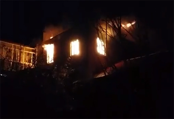 "Λαμπάδιασε" ακατοίκητο σπίτι στην Μάκρη (video)