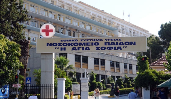 Μεταφέρθηκε στο Παίδων το βρέφος από το Διδυμότειχο - Ελεύθεροι αφέθηκαν οι γονείς 