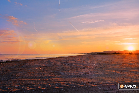 Oı "Pes Activists Alexandroupolis" καθαρίζουν τις ακτές της πόλης