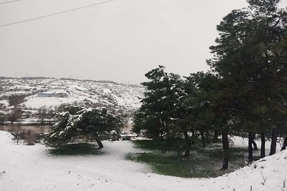 Το χιόνι έφερε προβλήματα σε δήμους του Έβρου.