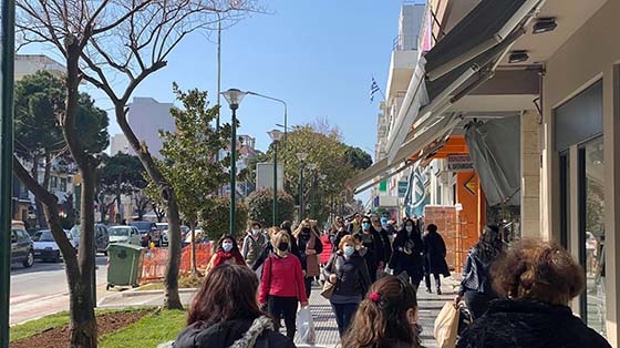 Όλη η Ελλάδα "την πληρώνει" για την Αθήνα: Στο "κόκκινο" ο Έβρος με μονοψήφια νέα κρούσματα 