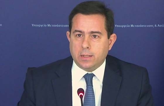 Σε σχετική ερώτηση για τον φράχτη του Έβρου ο κ. Μηταράκης ξεκαθάρισε πως η Ελλάδα προστατεύει τα σύνορά της, τα οποία είναι και ευρωπαϊκά σύνορα.  