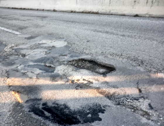 Το οδόστρωμα στην Εγνατία Οδό