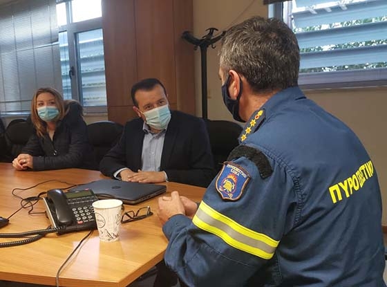 Στιγμιότυπο από τη συνάντηση με τον διοικητή Πυροσβεστικών Υπηρεσιών ΠΕ Έβρου, πύραρχο Σπύρο Κούτρα. 