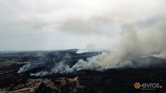 Η εικόνα της φωτιάς στις 15:30 της Κυριακής