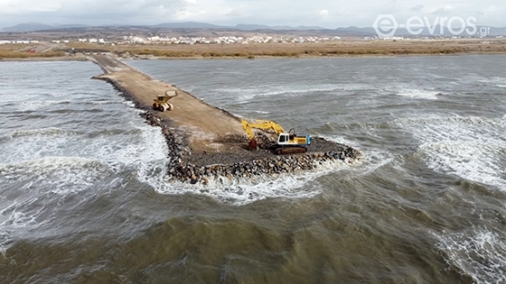Φωτογραφία από τα πρώτα στάδια του έργου της πλωτής μονάδας