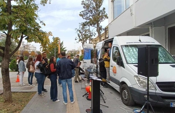 Σκοπός της εκδήλωσης ήταν να ευαισθητοποιηθούν και να ανακαλύψουν κίνητρα και προοπτικές κυρίως νέοι, για το επάγγελμα του οδηγού φορτηγών.