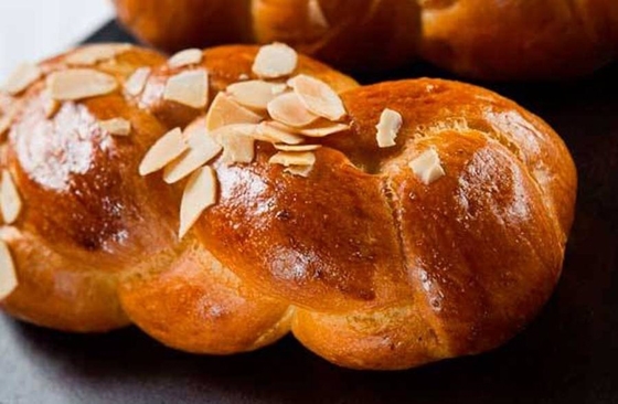 Γλυκός πειρασμός από το «Σπίτι του Γλυκού»: Τσουρέκι!