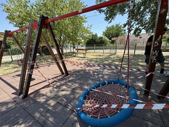 Θα πρέπει όλοι να βοηθήσουν για να σταματήσουν οι καταστροφές σε πάρκα και παιδικές χαρές.