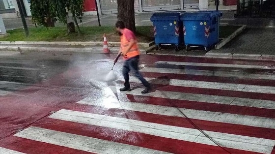 Πλύθηκαν οι διαβάσεις στην Αλεξανδρούπολη, για να γίνουν πάλι ορατές.