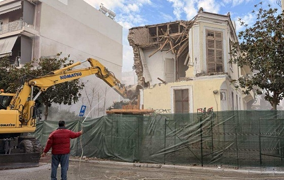 Κατεδαφίστηκε η παλιά οικία Μαλαματίνα στο κέντρο της Αλεξανδρούπολης.