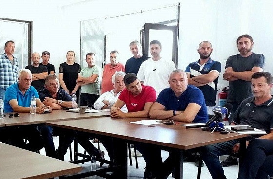 Διαμαρτυρίες σε υψηλούς τόνους από τους αγρότες του βορείου Έβρου για τη λειψυδρία.