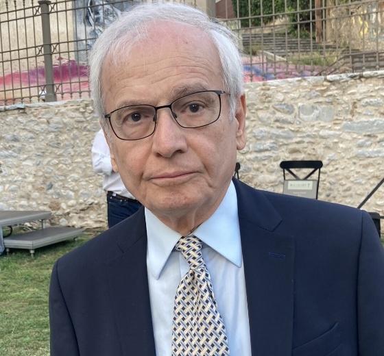 Επίτιμος Καθηγητής του ΔΠΘ αναγορεύεται ο ποιητής Νάσος Βαγενάς 